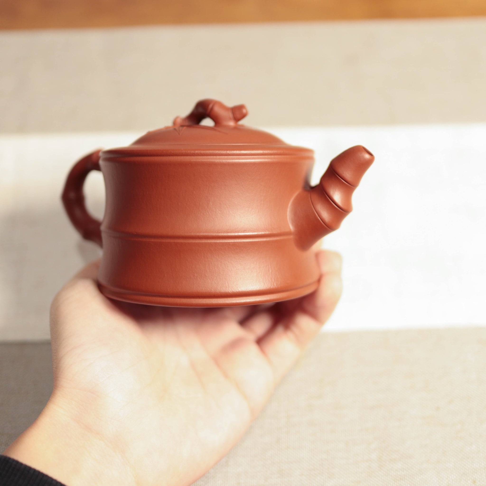（已售出）【竹趣】朱泥貼花紫砂茶壺