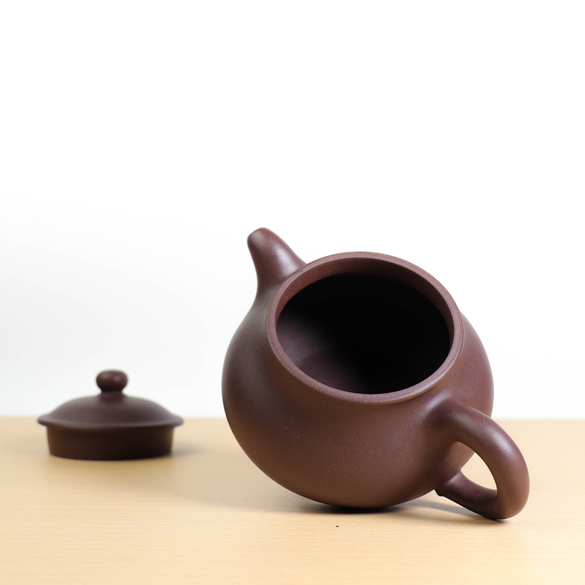 [Pan Hu] Fully handmade original mineral purple clay and purple sand teapot