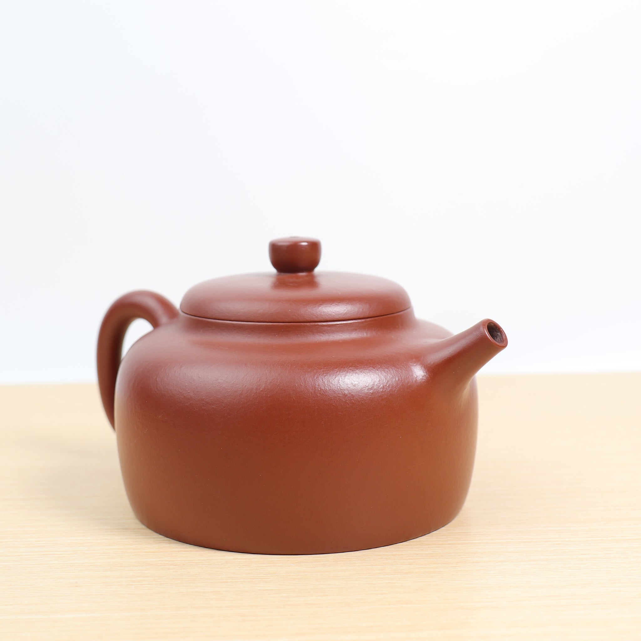 (Sold) [De Zhong] Fully handmade small coal kiln red clay classic purple sand teapot