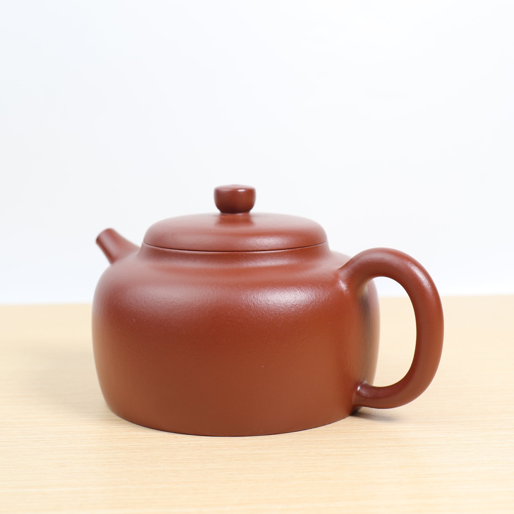 (Sold) [De Zhong] Fully handmade small coal kiln red clay classic purple sand teapot