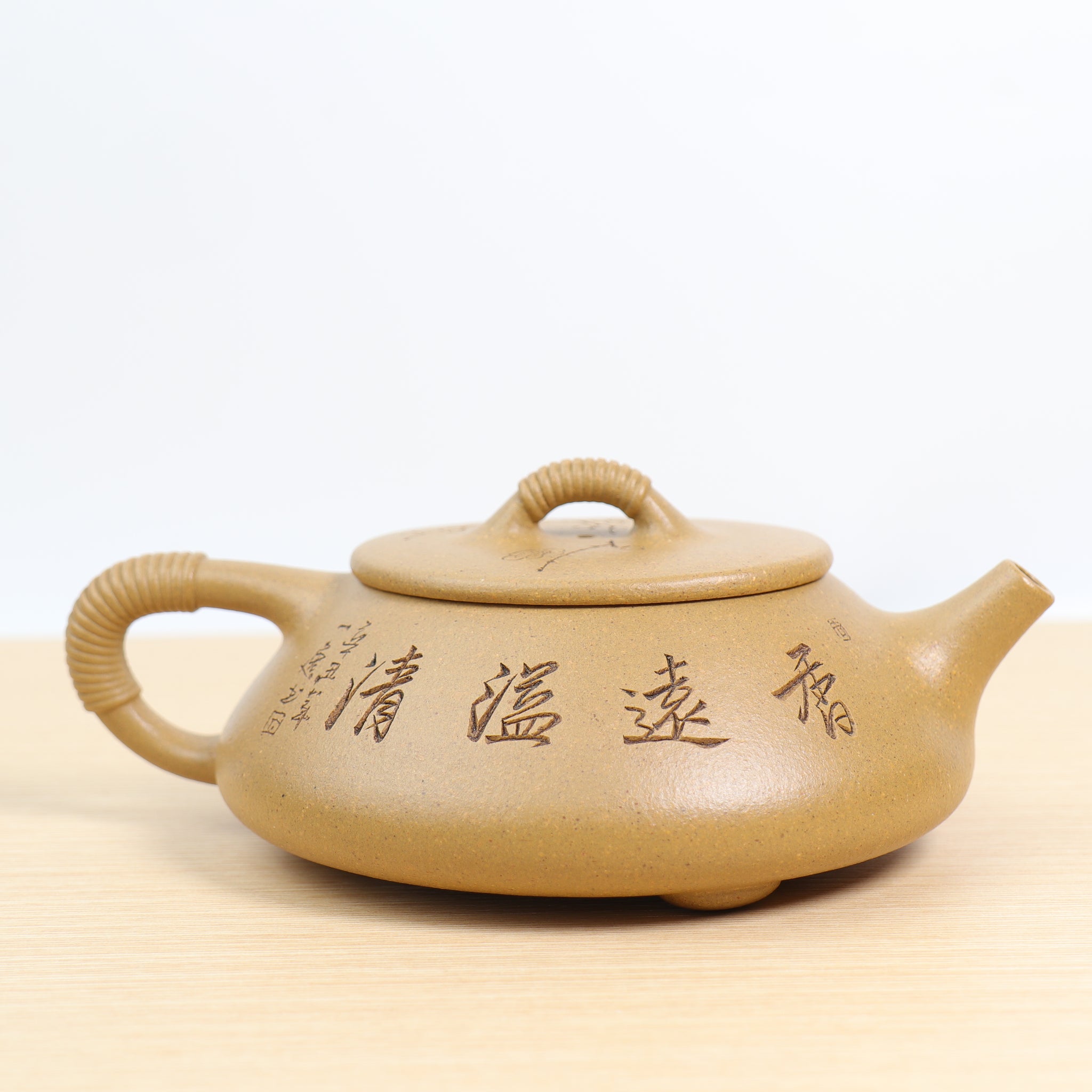 （已售出）*新品*【線瓢】全手工原礦金黃段泥刻繪紫砂茶壺
