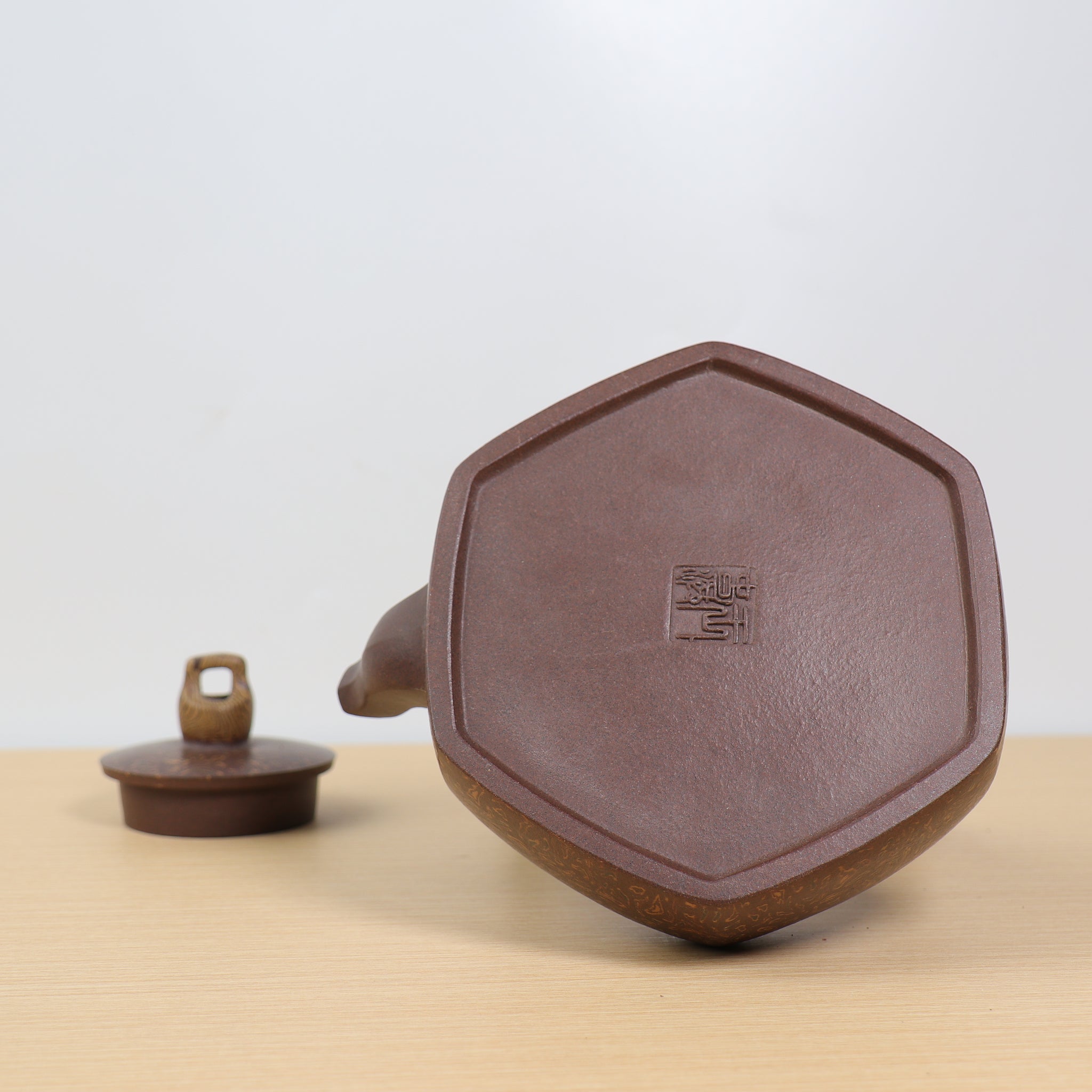 [A Thousand Purple Reds] Purple Clay Teapot with Bamboo Handle and Lift Lift