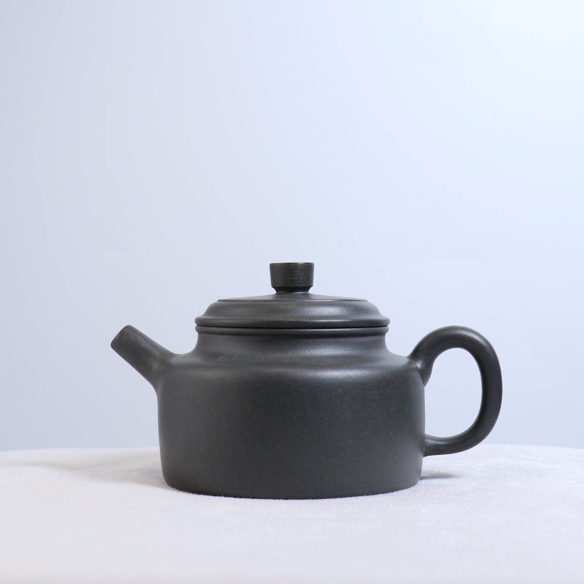 【德鐘】原礦墨綠泥簡意紫砂茶壺