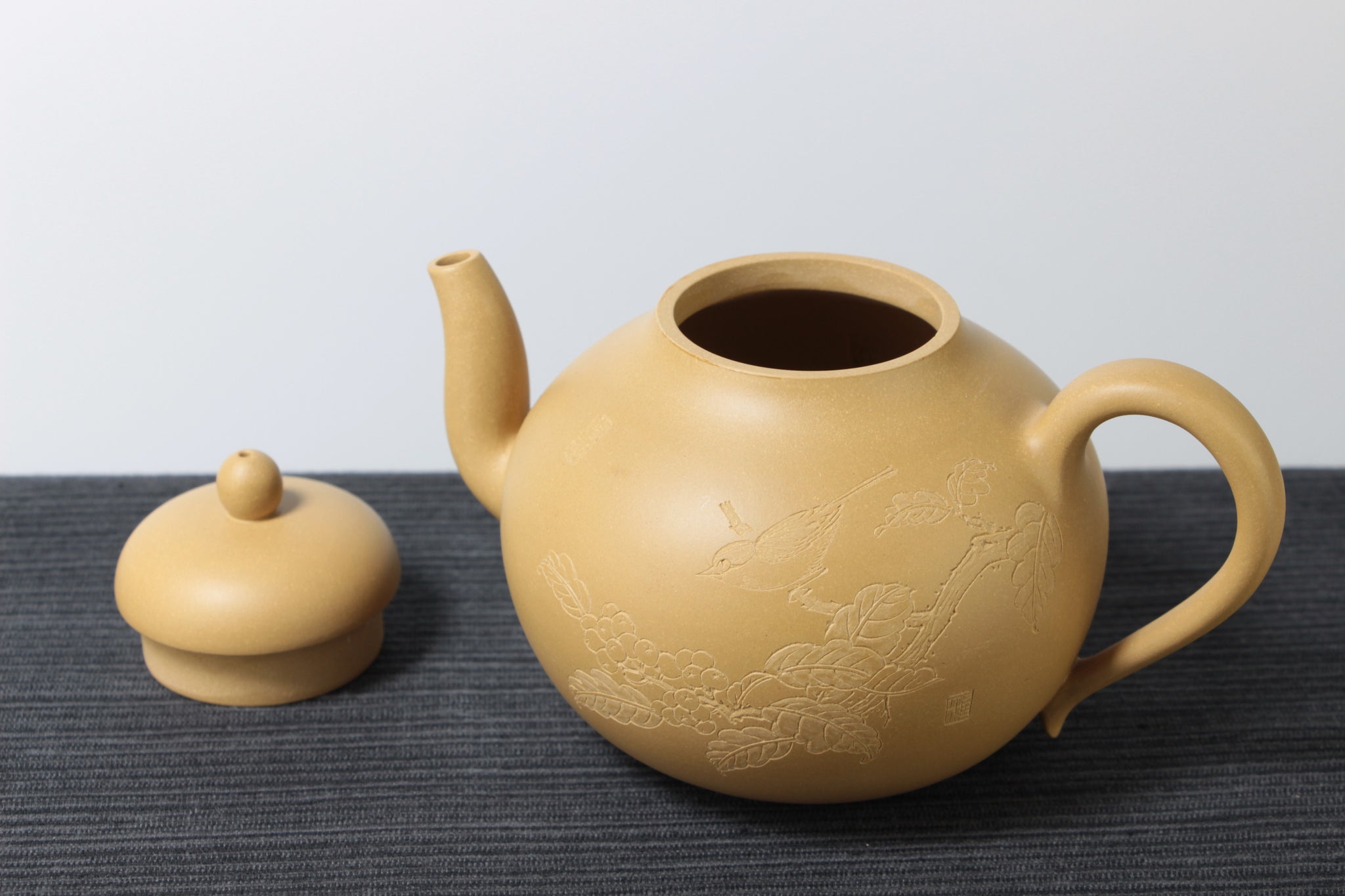 【梨形】黃金段泥刻畫茶壺