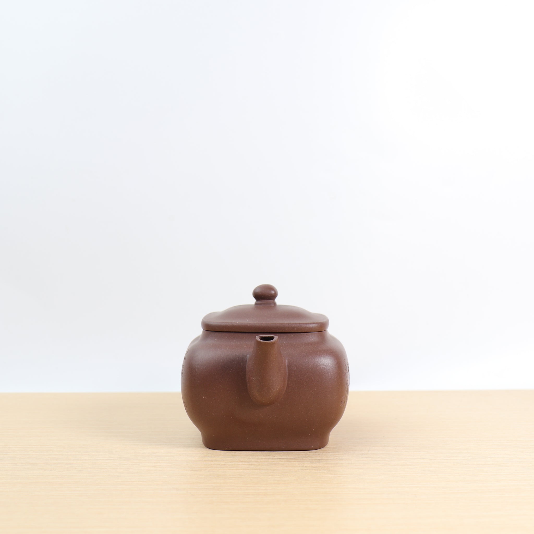 【小四方樽】文革泥雕刻紫砂茶壺