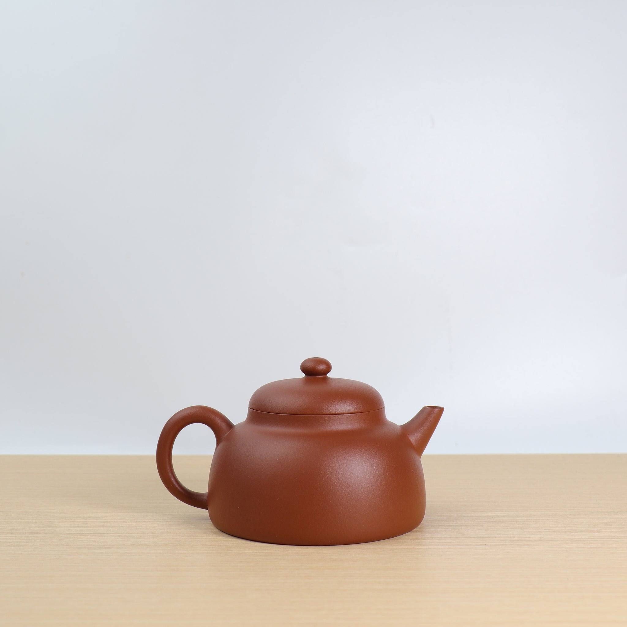 (Sold) [Jun Yu] Fully handmade Benshan red clay thin body purple sand teapot