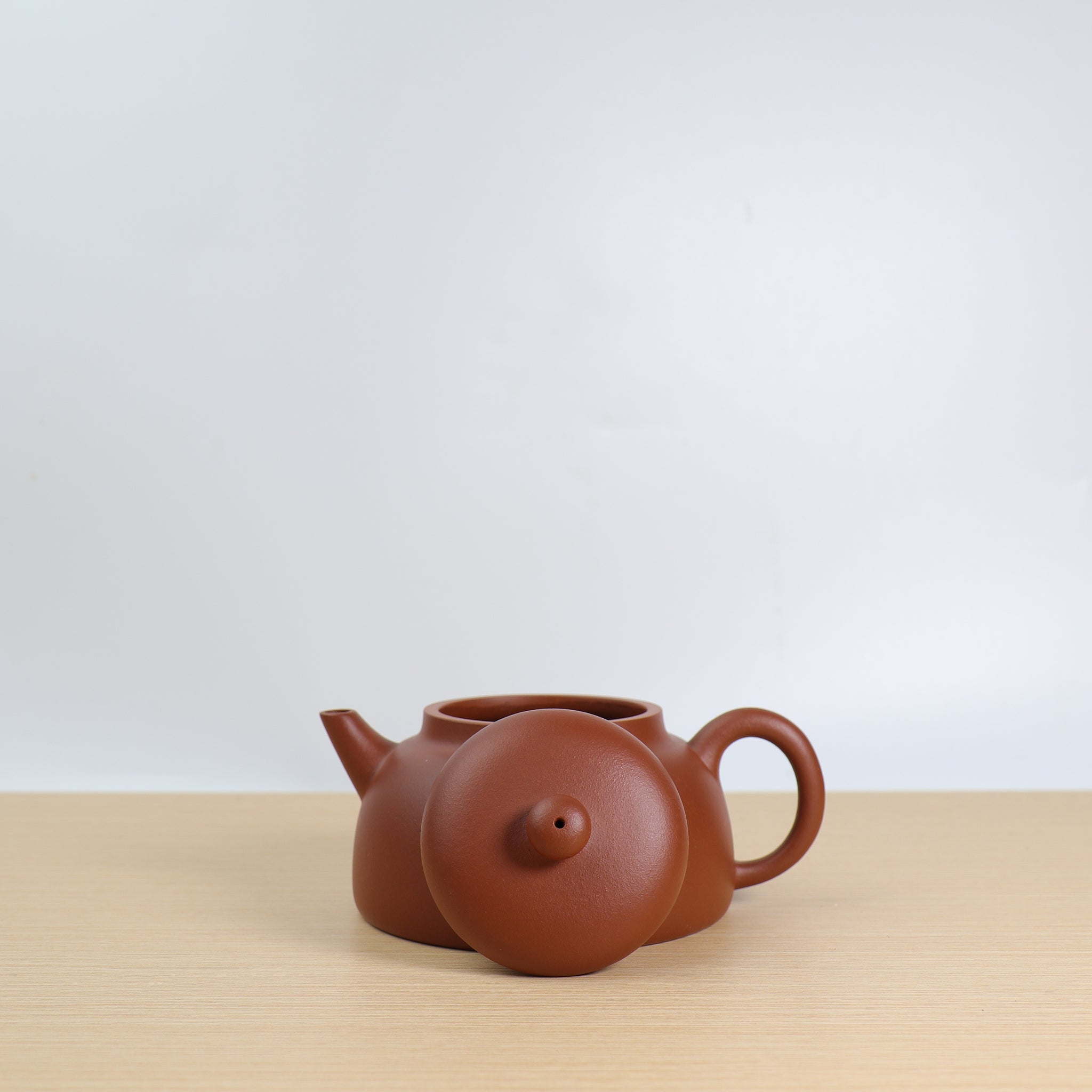 (Sold) [Jun Yu] Fully handmade Benshan red clay thin body purple sand teapot