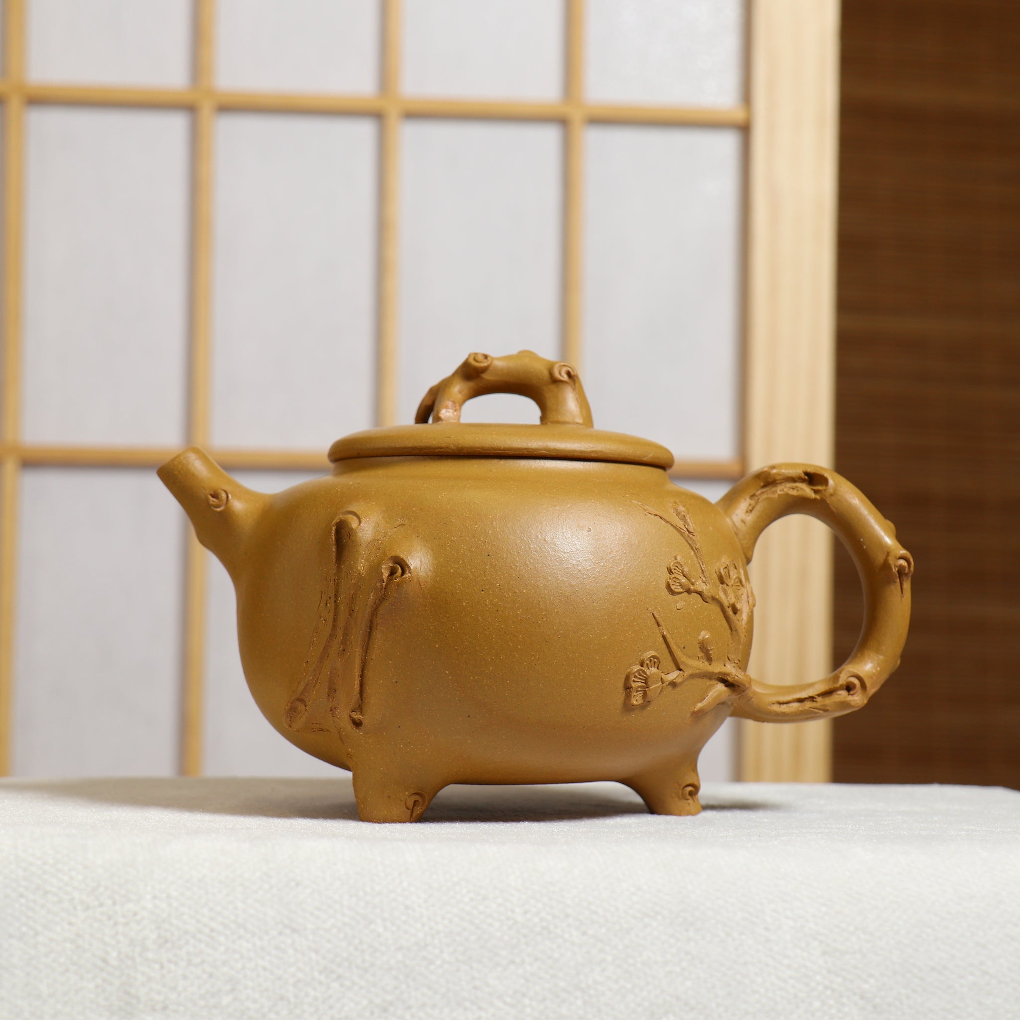 (Sold) [Three-legged plum pile] Fully handmade raw ore yellow mud decal purple clay teapot