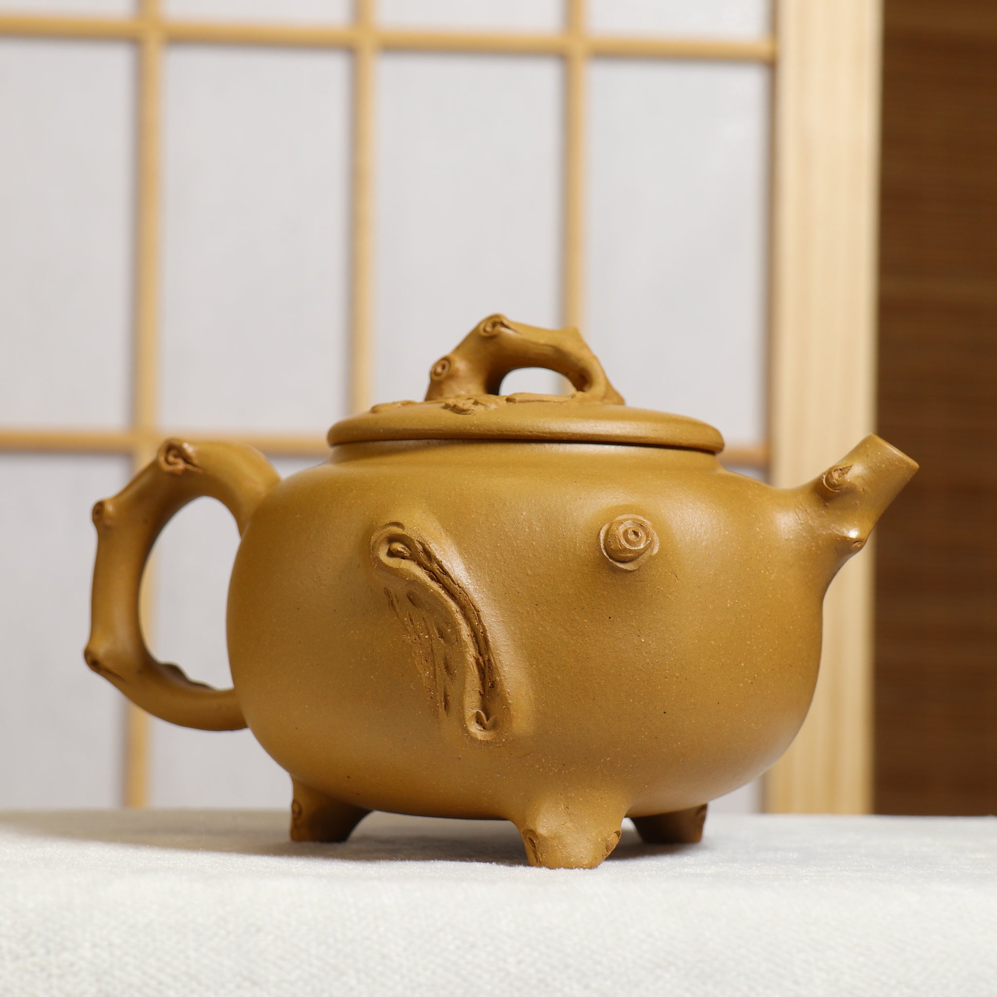 (Sold) [Three-legged plum pile] Fully handmade raw ore yellow mud decal purple clay teapot