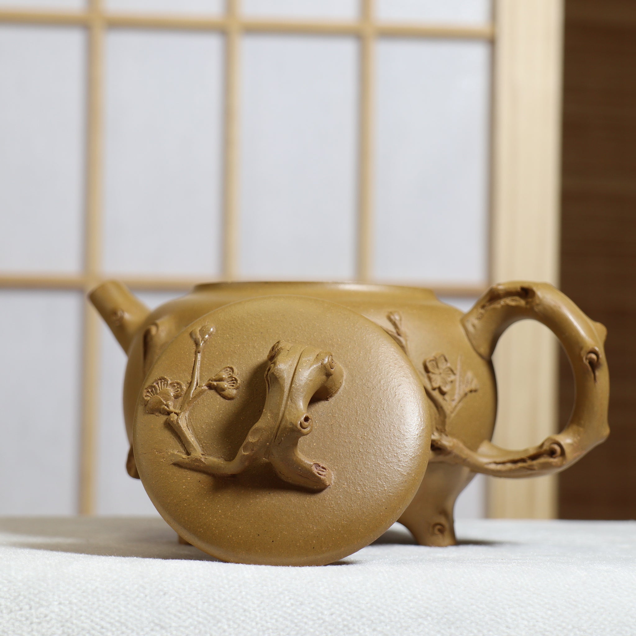 (Sold) [Three-legged plum pile] Fully handmade raw ore yellow mud decal purple clay teapot