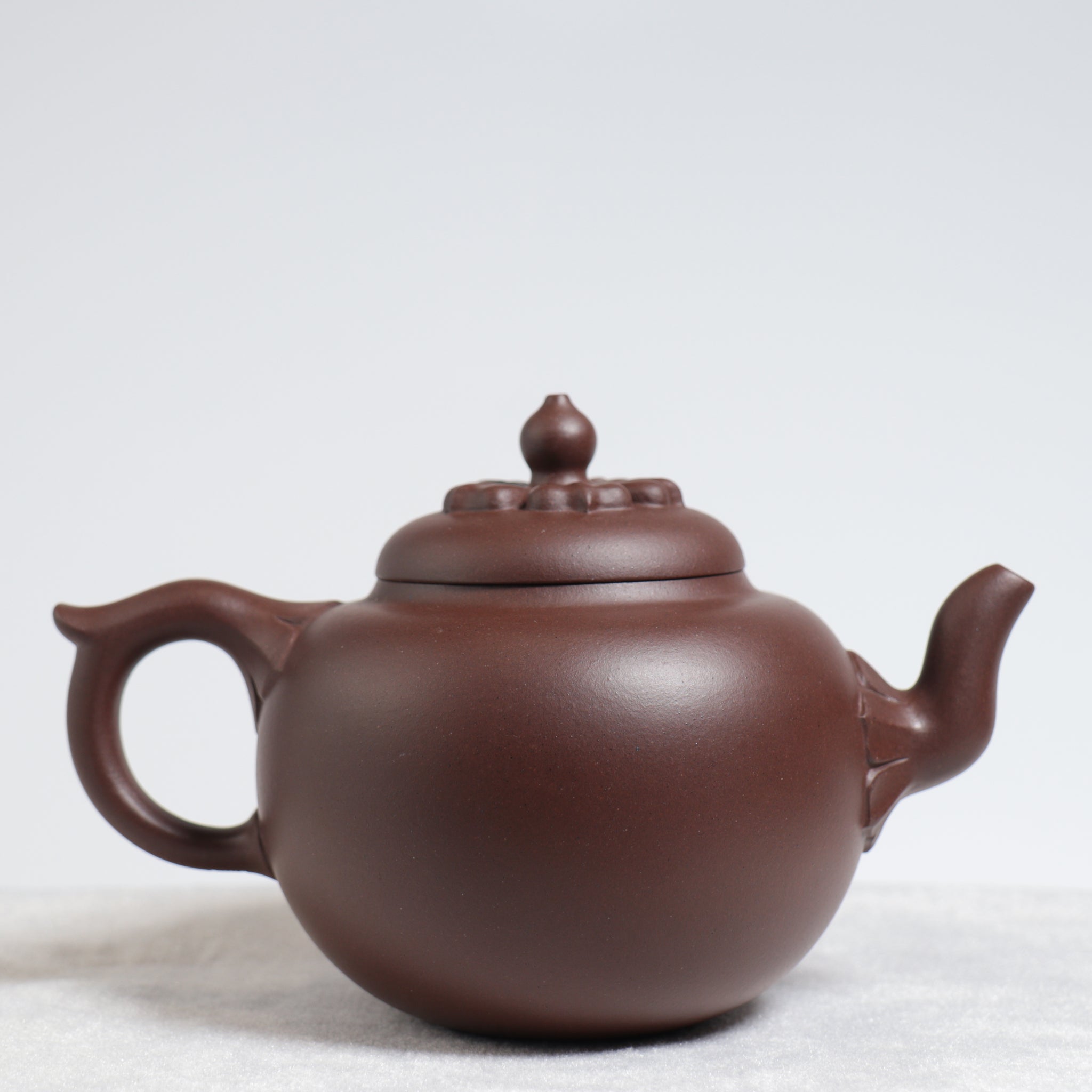 (Sold) [Linghua Pot] Fully handmade original ore 1970s old purple clay elegant purple sand teapot