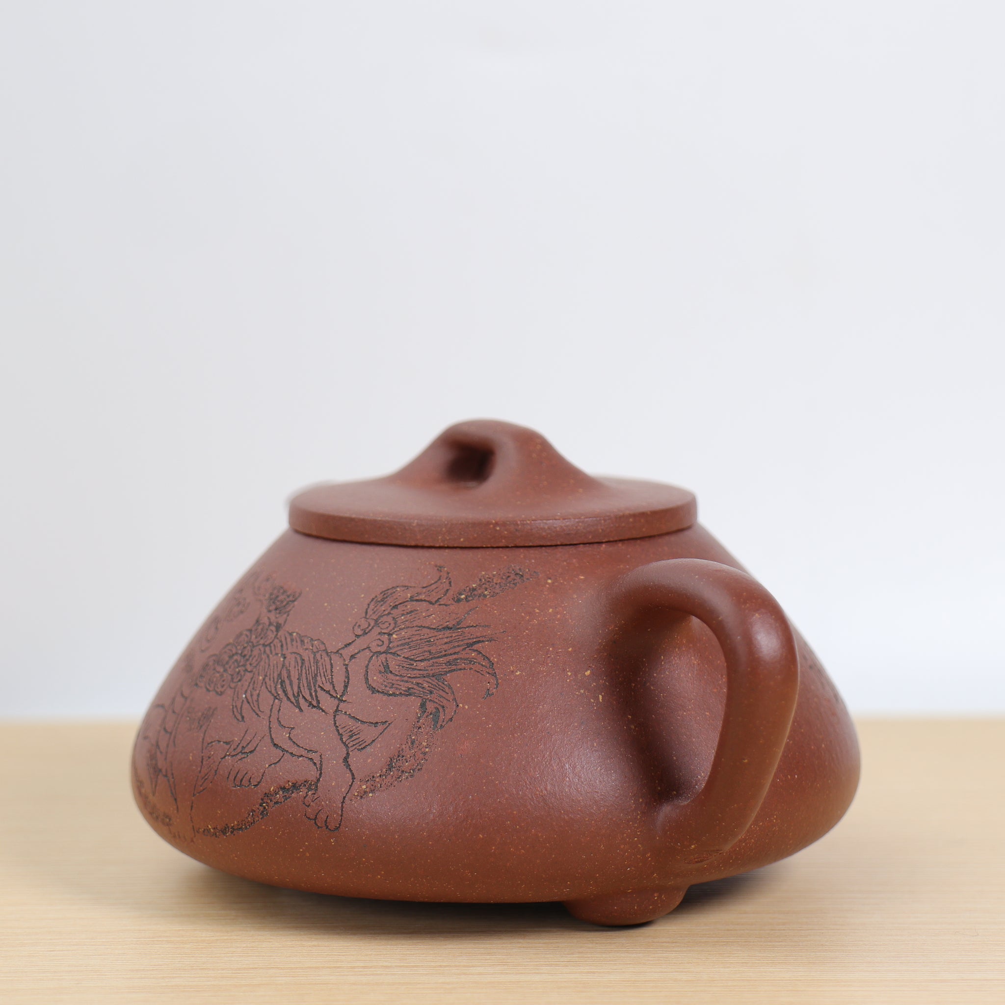 [Auspicious] Purple clay teapot with green bottom groove