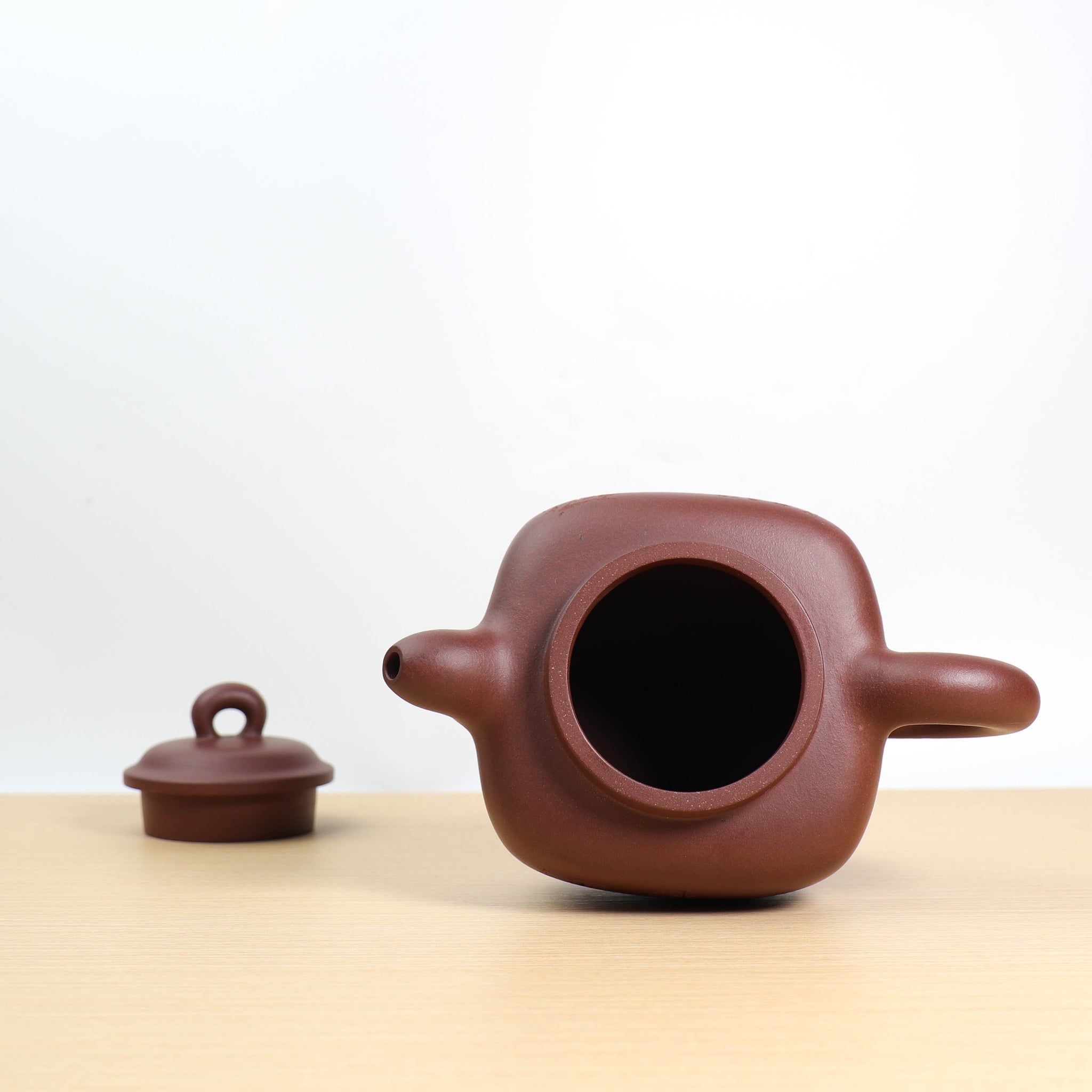 [Daohong Sifang] Fully handmade raw mineral purple clay calligraphy teapot