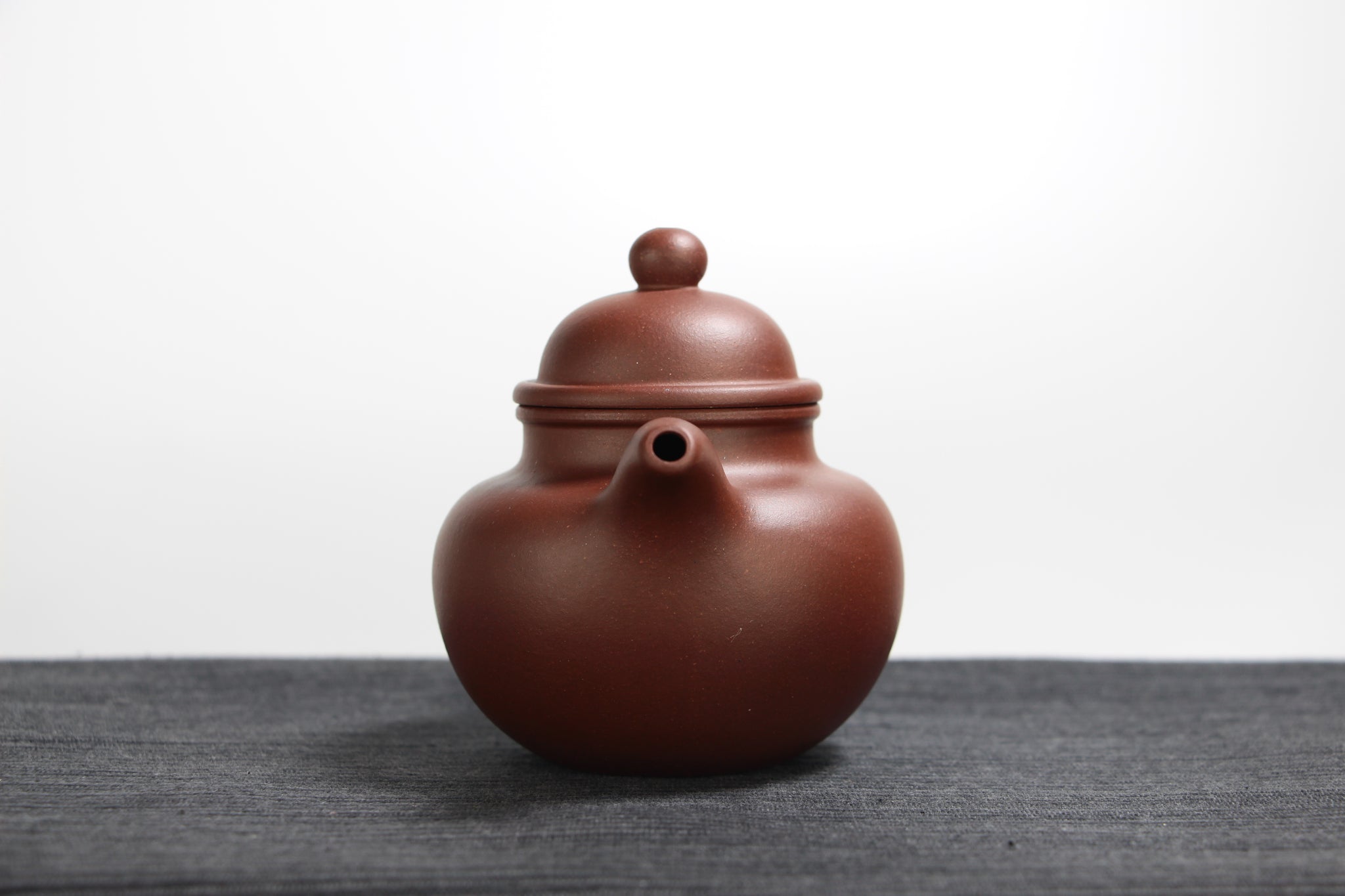 （已售出）【掇球】優雅原礦底槽青紫砂茶壺