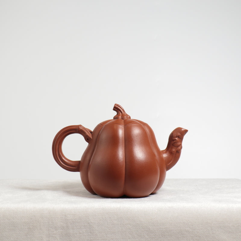 (Sold) [Pumpkin Pot] Purple clay teapot with red mud decals