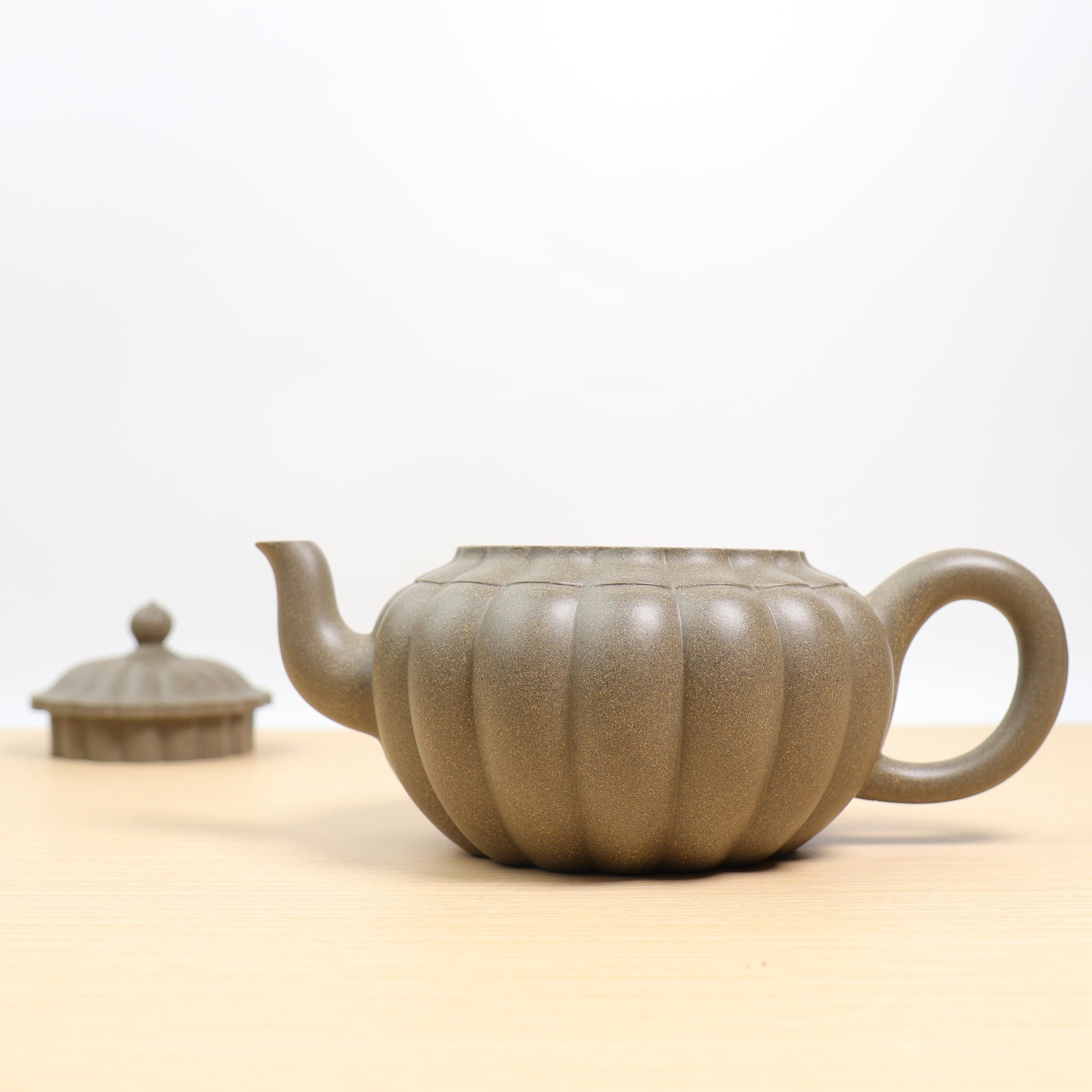 (Sold) *In stock Taikoo* [Chan Dun‧Fo Lian] Fully handmade original crab shell green section mud purple sand teapot