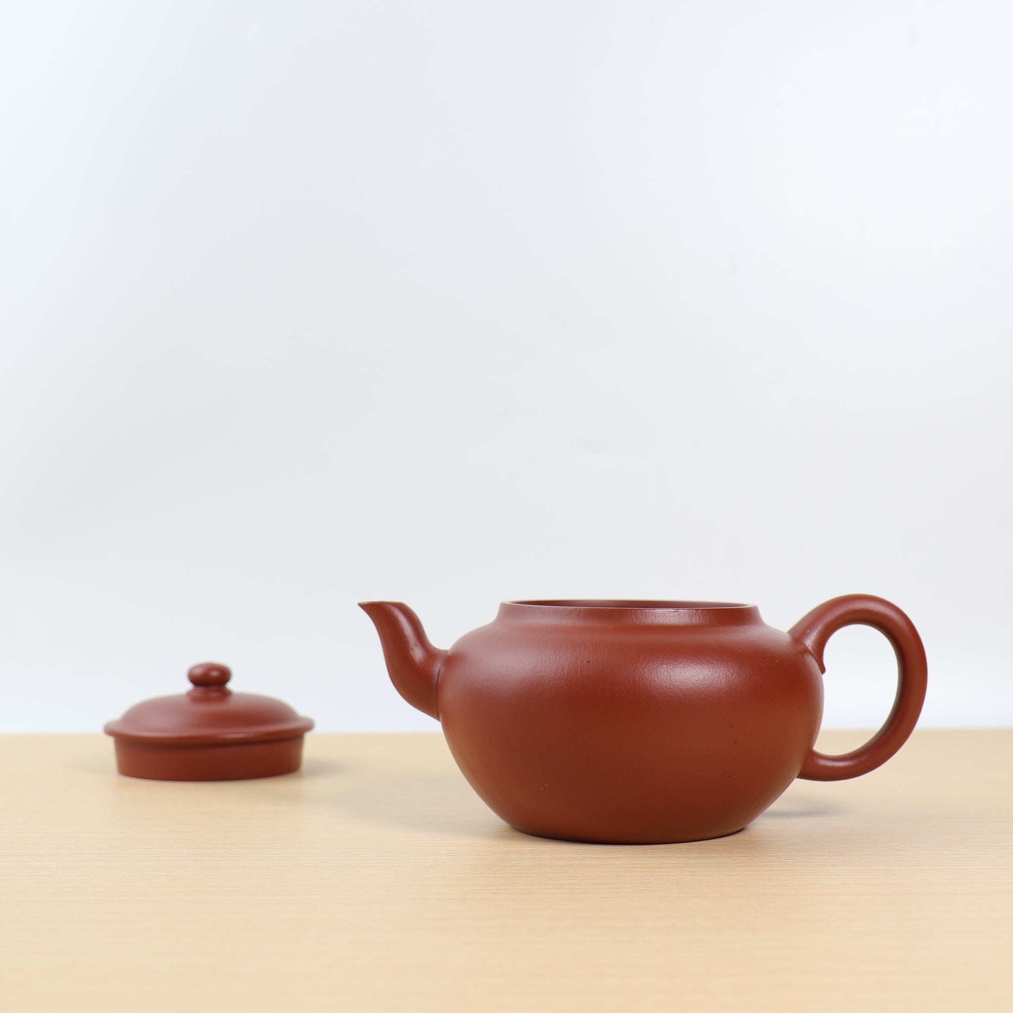 (Sold) *New Product* [Xiangyun Zhuni Pot] Fully handmade raw ore old cinnabar mud and purple sand teapot (the 15th generation descendant of Hui Mengchen)