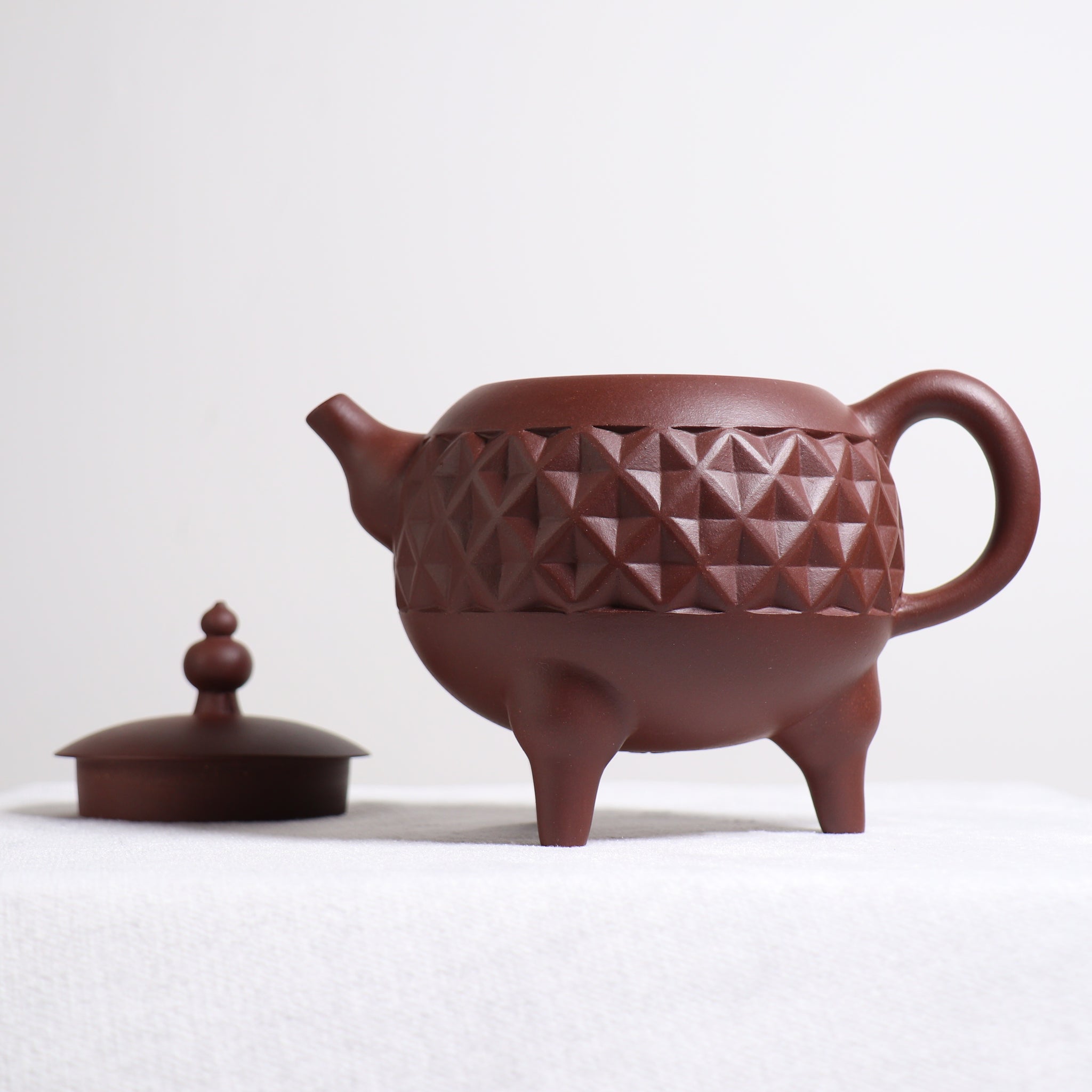 【Pearl of the Orient】Blue and purple sand teapot with bottom trough