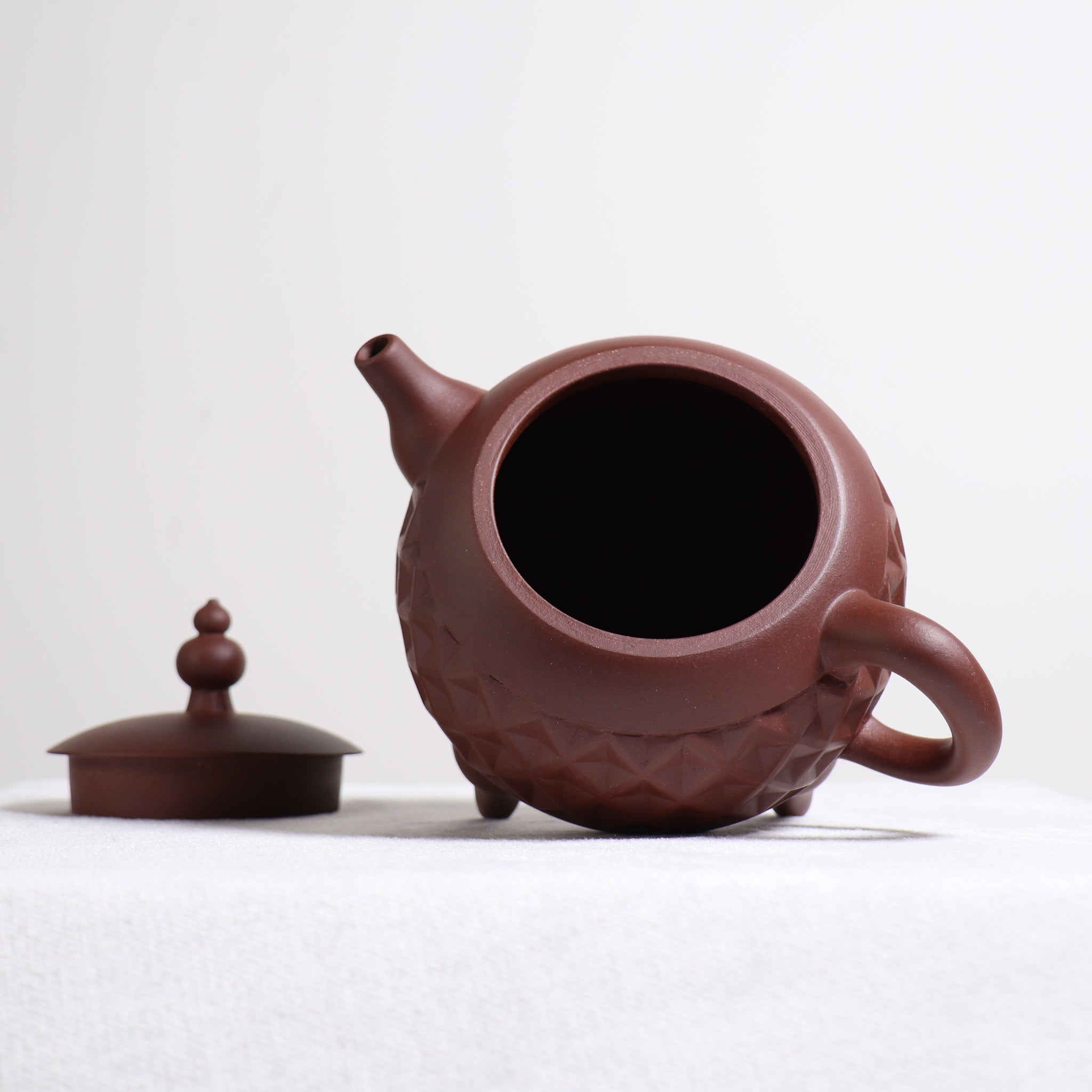 【Pearl of the Orient】Blue and purple sand teapot with bottom trough