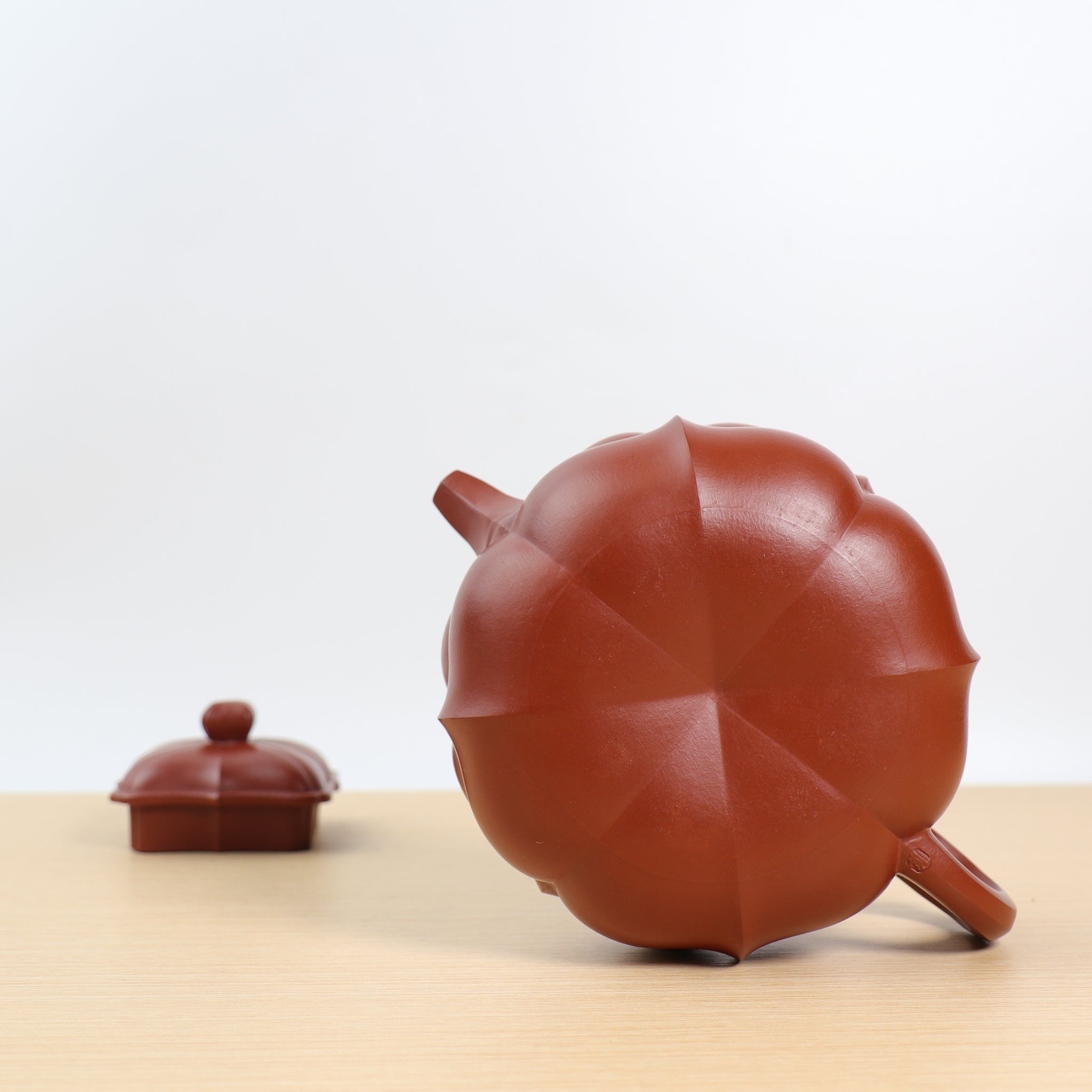 【Chrysanthemum teapot】Purple clay teapot with red mud rib pattern