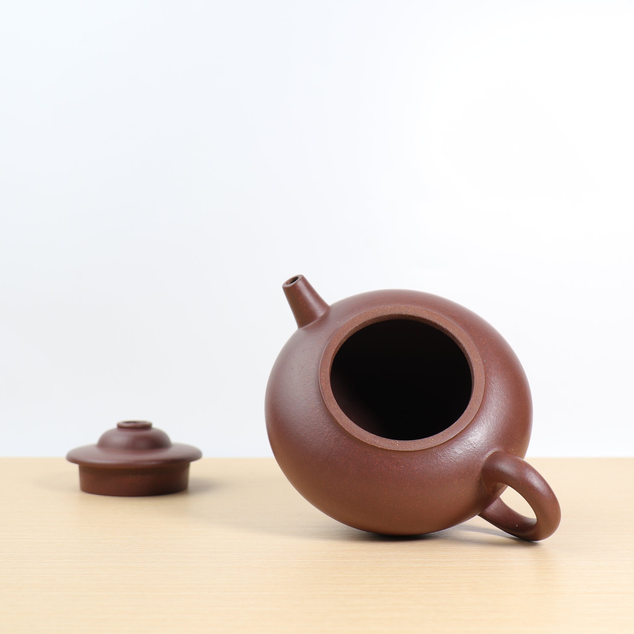 [Doo Hat] Blue and Purple Clay Teapot with Bottom Slot