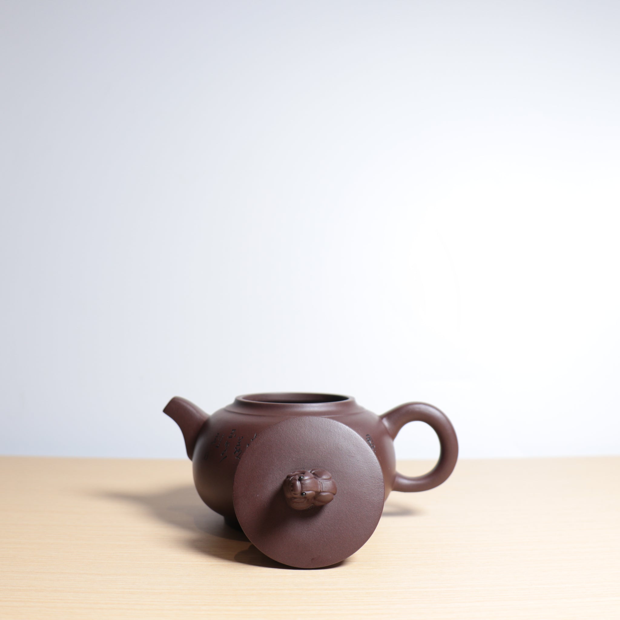 【瑞獸】紫泥雕刻紫砂茶壺