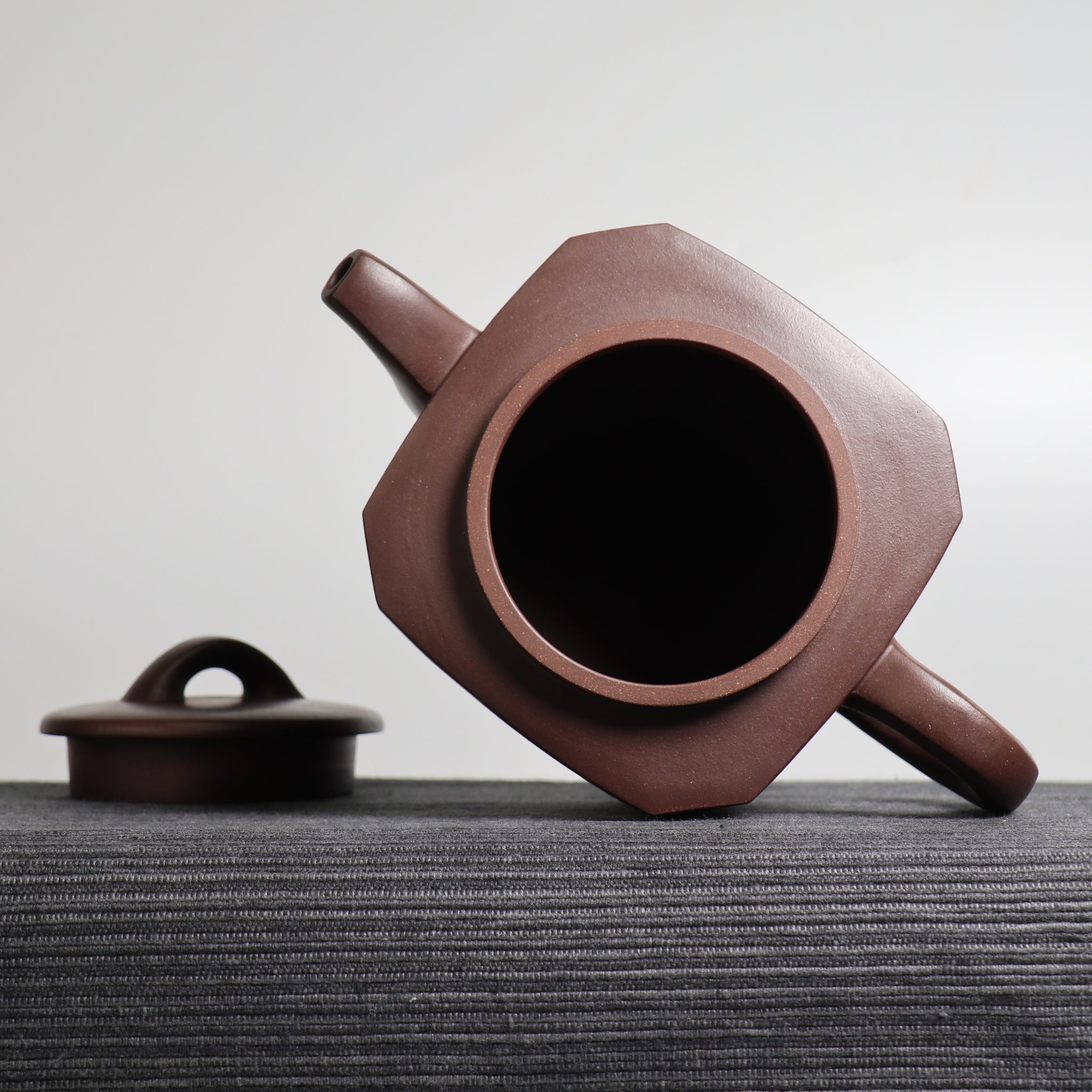 【Drawing corners】Original purple clay teapot